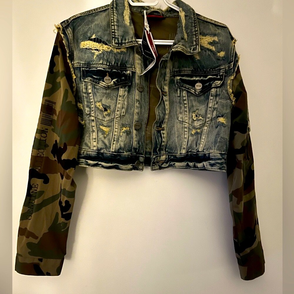 ⭐️ Jeans & Camouflage Rocker Cropped Vest- size Small NWT